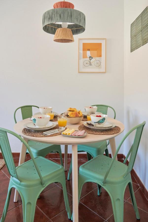 Central & Sunny 2Br Apt Near Beach, By Timecooler Setubal Exterior photo