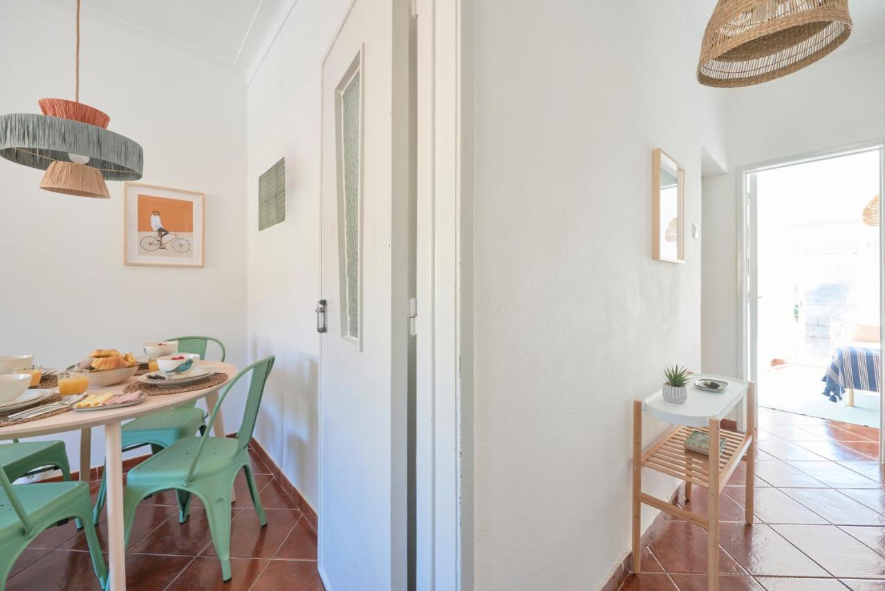 Central & Sunny 2Br Apt Near Beach, By Timecooler Setubal Exterior photo